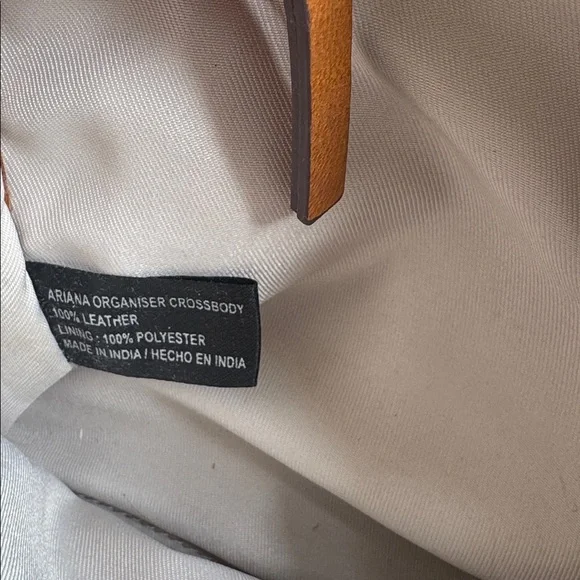LODIS Ariana Organiser Crossbody - Picture 7 of 10